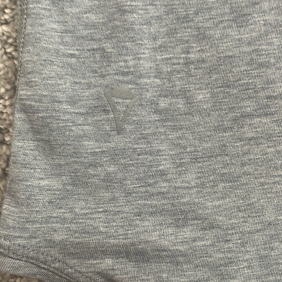 RARE IVIVVA TANK TOP NOT SOLD ANYMORE BY IVIVVA - Picture 4 of 4